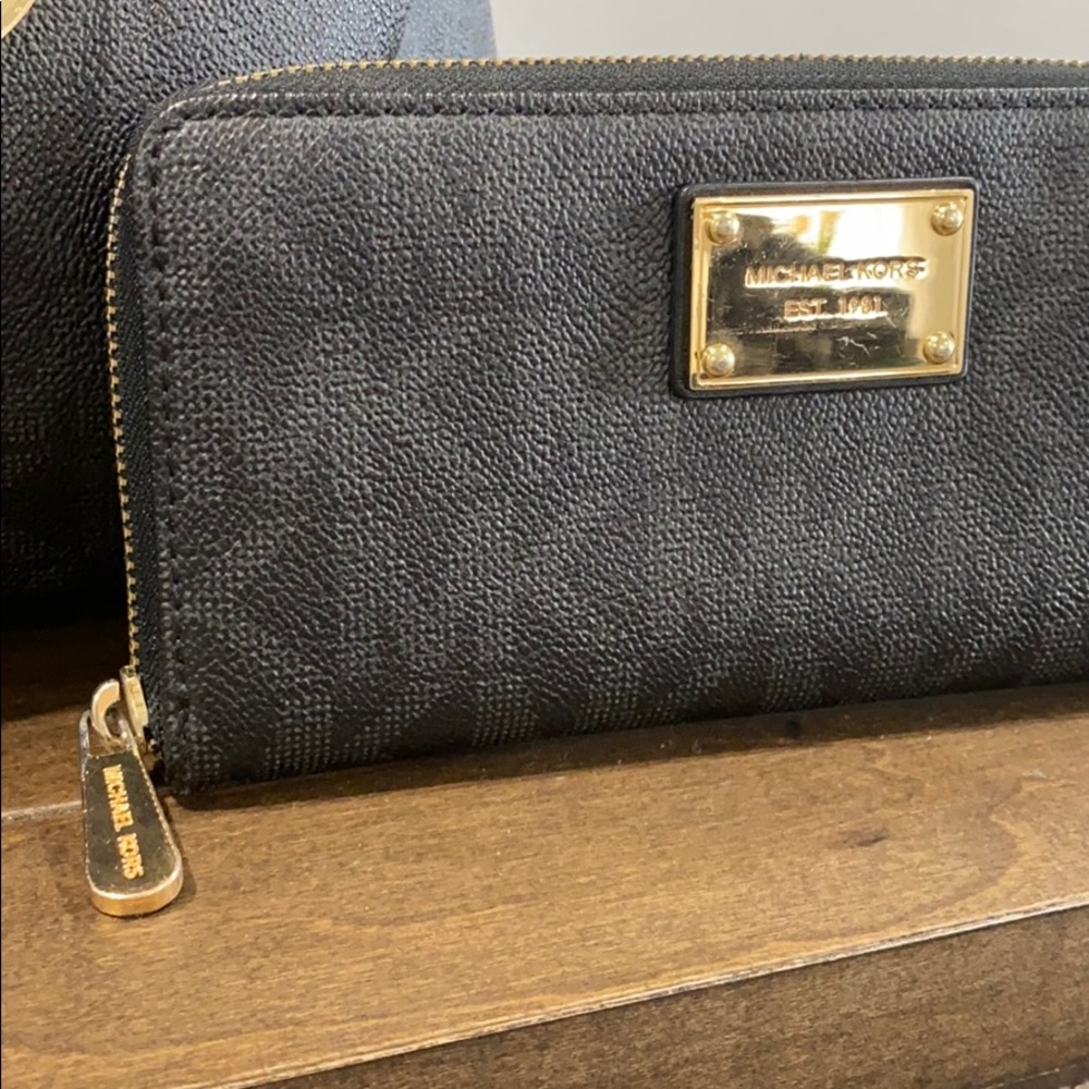 Michael Kors purse and wallet set - Picture 2 of 14